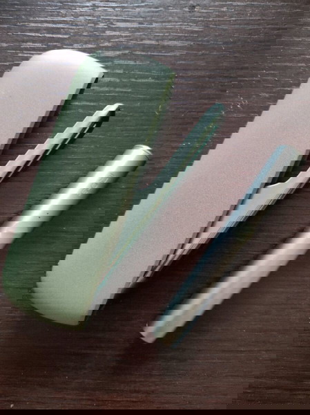 IQOS Illuma Συσκευή σε πράσινο χρωμα