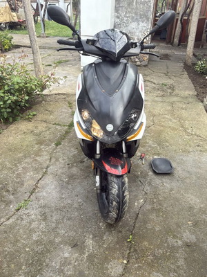 Benelli Quattronove X scooter like new, 49cc two-stroke air cooling