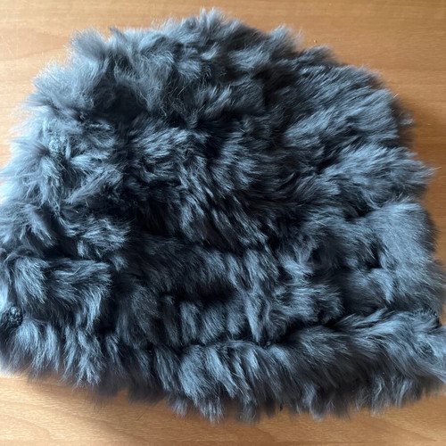Women's gray hat like new, size S