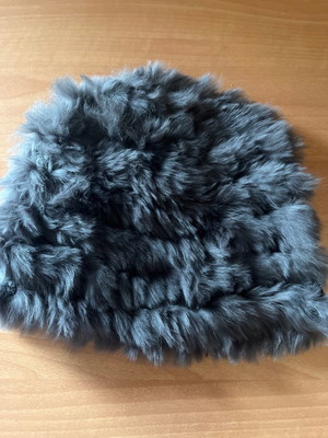 Women's gray hat like new, size S