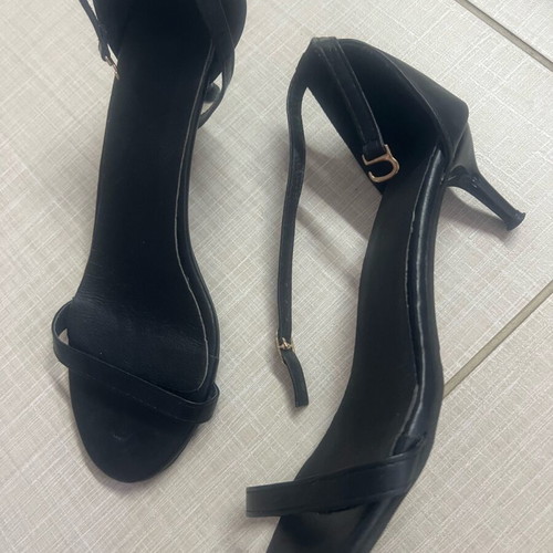Sandals like new, size 38, black and gold