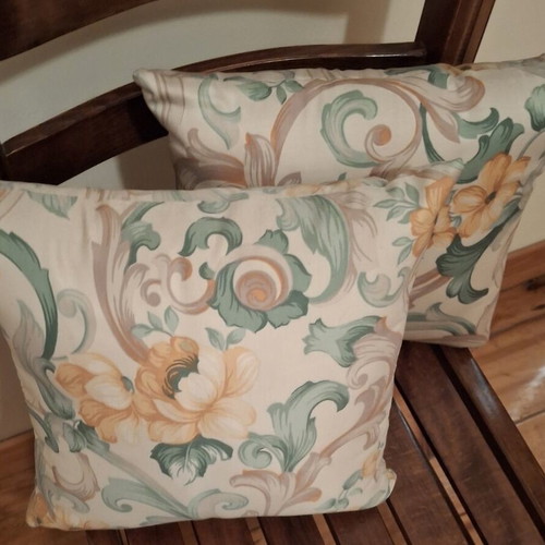 Decorative pillows like new, 30x30 cm