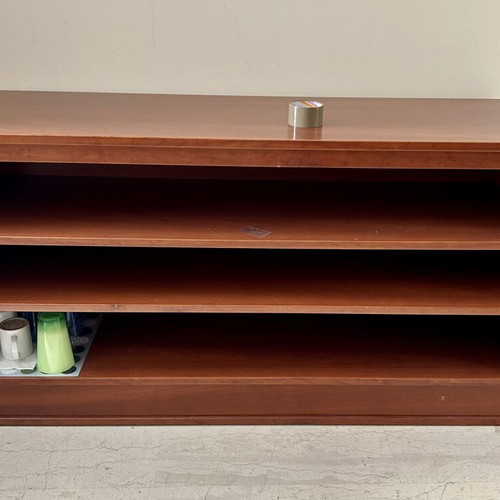 Wooden sturdy shelf like new, brown