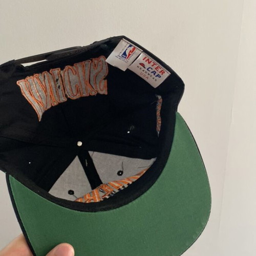 New York Knicks SnapBack hat vintage 90s, brand new with tags