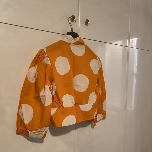 Crop top Urban new with white polka dots, orange