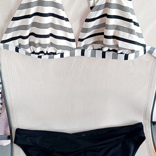 Striped bikini set like new, size 40, black and white