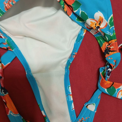 Triumph women's bikini set like new, size 70B top, S M bottom, colorful turquoise