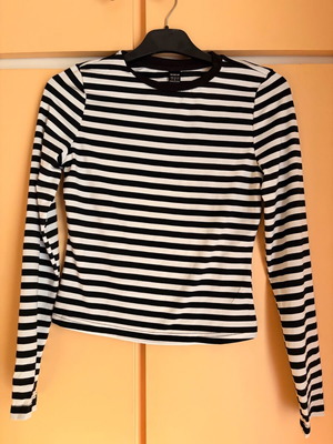 Spring striped blouse like new, size S, black and white