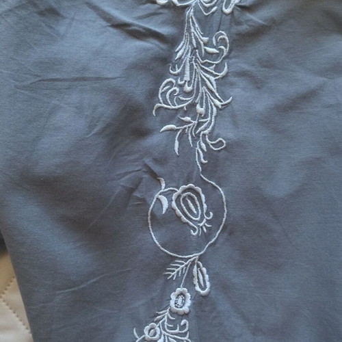 Caroll women's shirt like new, gray with white embroidery, size XL