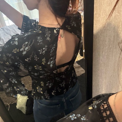 Floral blouse used with lace and back opening