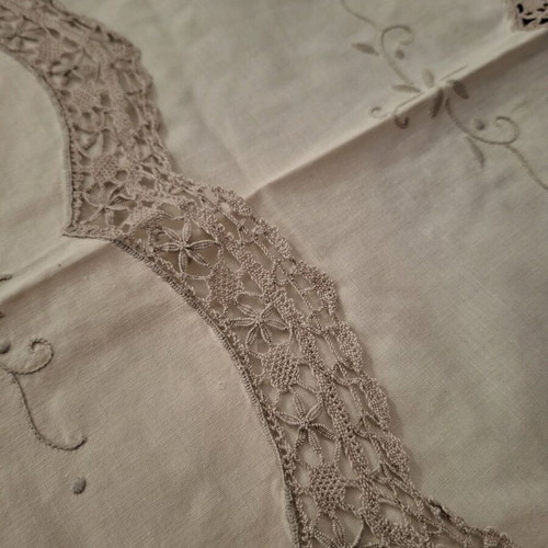Machine-made doily set with gray lace, like new, 5 pieces