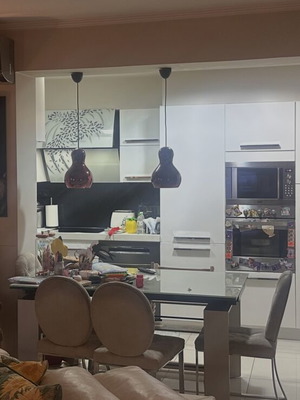 Glass dining table 150cm extendable to 230cm like new