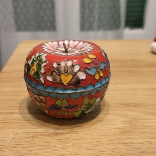Apple Cloisonne vintage trinket box like new