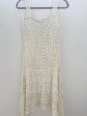 Zara white lace dress like new, fitted midi with straps