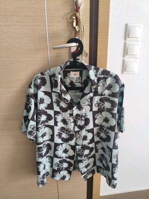 H&M multicolor shirt size L used, airy and light