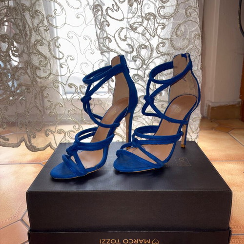 Blue suede sandals used with laces and thin heel size 38