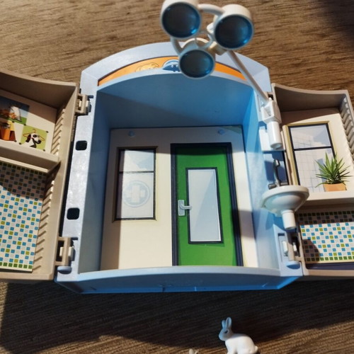 Playmobil Play Box Veterinary Clinic like new