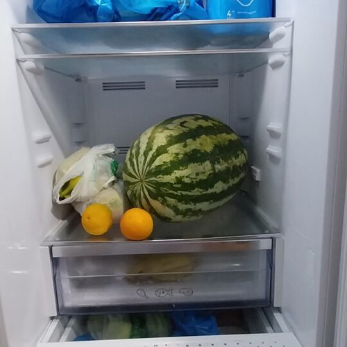 Morris refrigerator with water dispenser