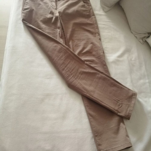Gap women's slim pants size 04 beige like new