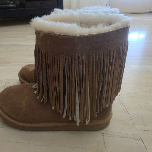 Ugg Classic Short II Fringe boots used, size 36