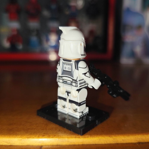 Clone Trooper Phase 1 figure like new with base and blaster