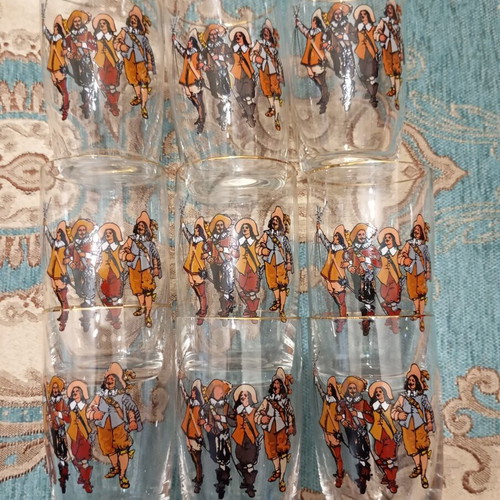 Bohemian vintage set of 9 glasses with Three Musketeers theme, like new