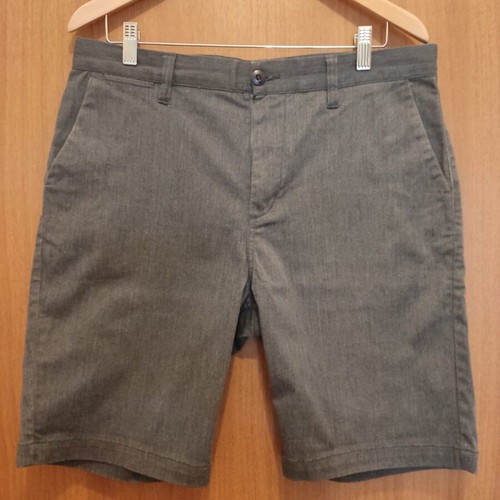 DC Shoes Worker Relaxed Chino Shorts size 32 anthracite like new