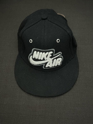 Nike True-Air Wool Hat like new, black, one size