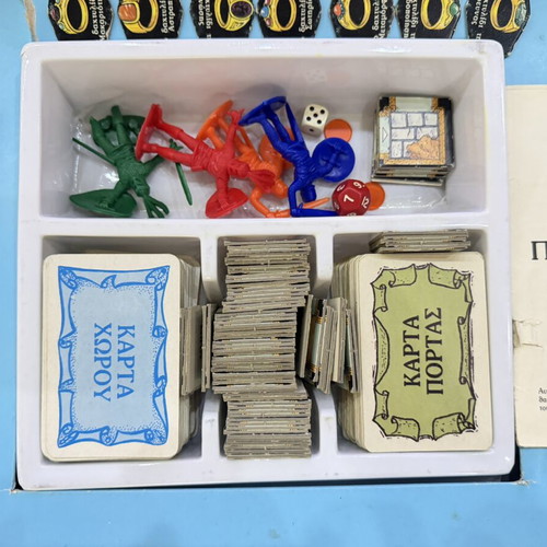 Monokratoras board game used by Mika