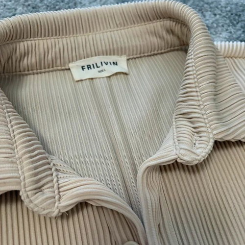 Frilivin beige shirt and pants set, size L