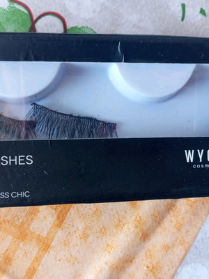 Wycon false eyelashes like new