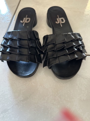 Leather slippers Jullie Dee like new, black, size 37.5