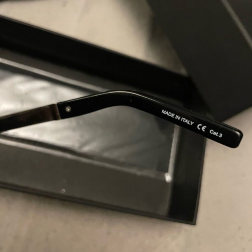 Saint Laurent sunglasses like new, black SL582 001