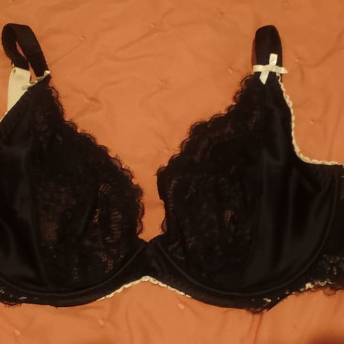 M&S bra new for large bust 70F