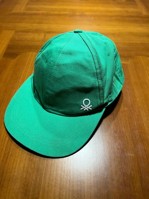 Benetton kids cap like new, green
