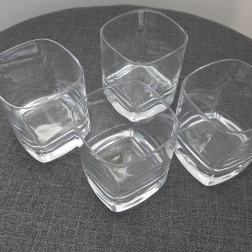 Whisky glasses set of 4 with modern square design
