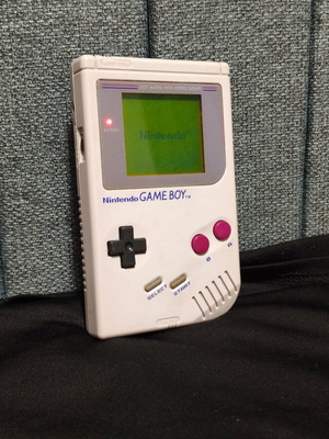Nintendo Gameboy DMG αυθεντικό σαν καινούργιο, πλήρως λειτουργικό