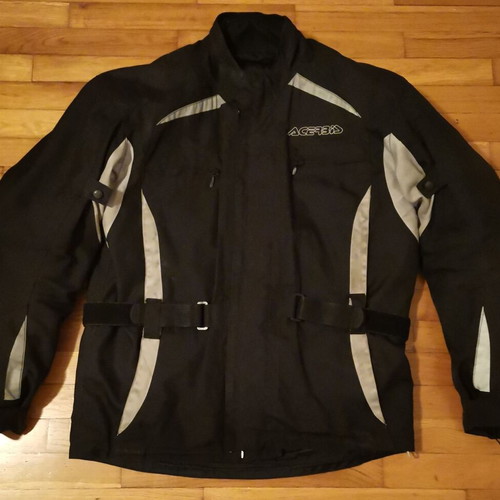 Acerbis medium jacket like new with removable lining and protections