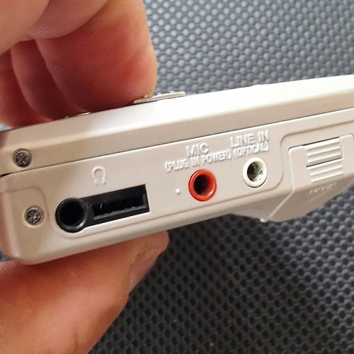 Sony Minidisc Walkman Player and Recorder MZ-R700PC like new, silver
