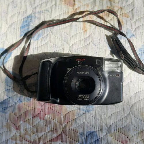 Camera Fuji FZ-2000 Zoom 35 mm used point and shoot