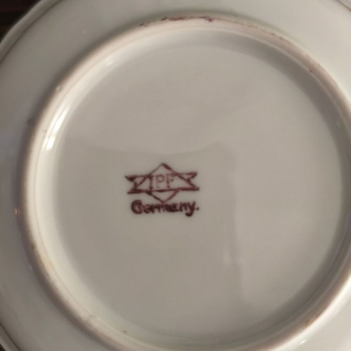 IPF antique porcelain bowl with gold decoration