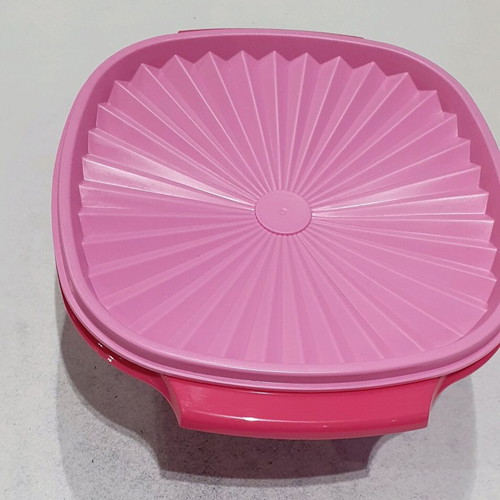 Vintage Servalier 1.9 l bowl Tupperware new