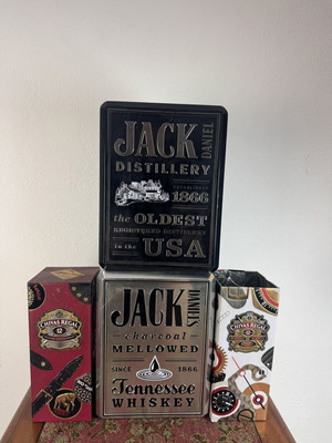 Vintage whiskey packaging set used