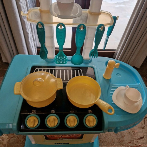 Zanussi play kitchen used with plastic accessories