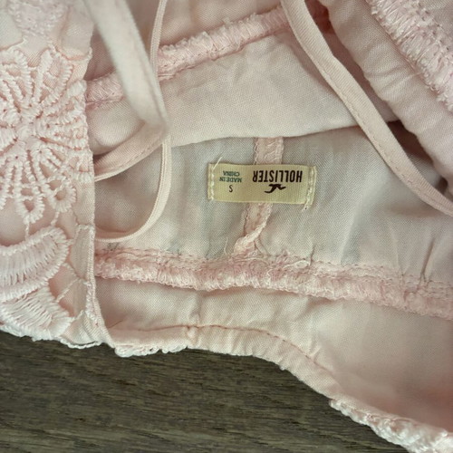 Hollister lace dress pink, like new
