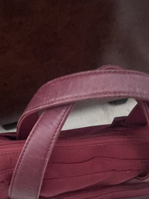 Nava laptop bag with multiple compartments