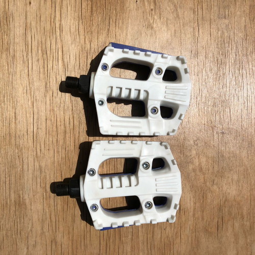BMX bike pedals blue-white with reflector new VP900