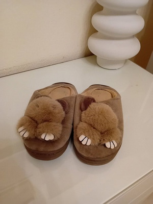 Children's slippers like new, size 38