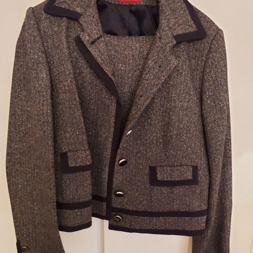 Sarah Lawrence suit set like new, gray/black herringbone jacket and skirt