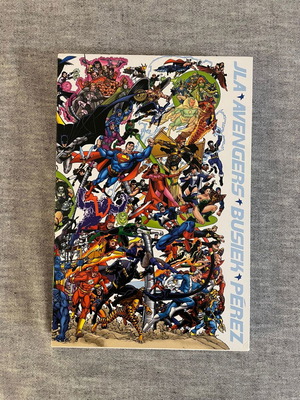 JLA/Avengers The Collector's Edition Slipcase HC used